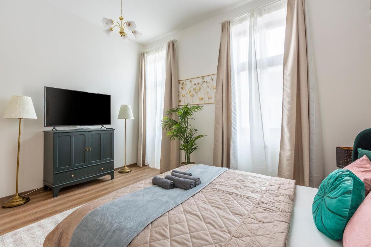 Explore From A Luxurious Cozy Apartamento *